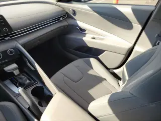 Hyundai ELANTRA 2025 SE Sedán de 4 puertas