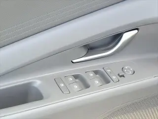 Hyundai ELANTRA 2025 SE Sedán de 4 puertas