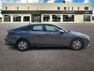 Hyundai ELANTRA 2025 SE Sedán de 4 puertas