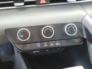 Hyundai ELANTRA 2025 SE Sedán de 4 puertas