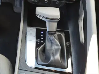 Hyundai ELANTRA 2025 SE Sedán de 4 puertas