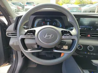 Hyundai ELANTRA 2025 SE Sedán de 4 puertas