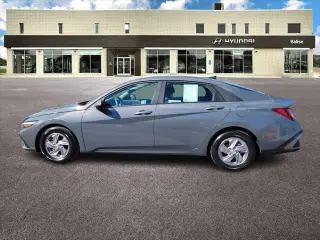 Hyundai ELANTRA 2025 SE Sedán de 4 puertas