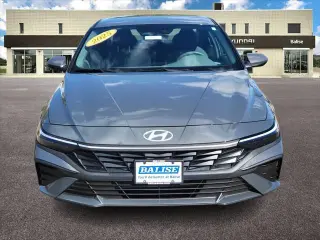 Hyundai ELANTRA 2025 SE Sedán de 4 puertas