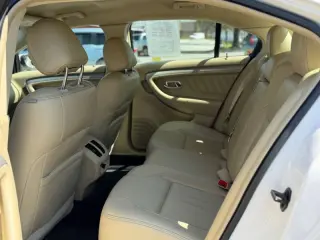 2017 Ford Taurus SEL