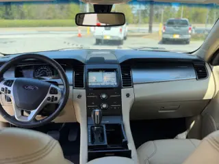 2017 Ford Taurus SEL