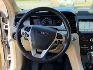 2017 Ford Taurus SEL