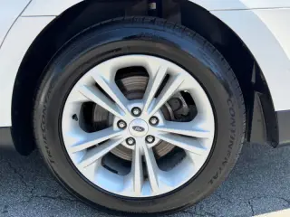 2017 Ford Taurus SEL