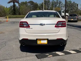 2017 Ford Taurus SEL