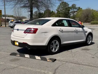2017 Ford Taurus SEL