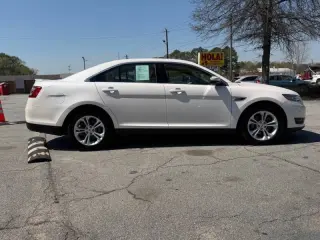 2017 Ford Taurus SEL