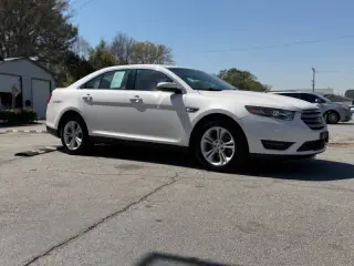 2017 Ford Taurus SEL