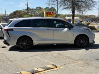 2021 Toyota Sienna XSE 7-Passenger
