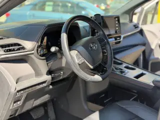 2021 Toyota Sienna XSE 7-Passenger