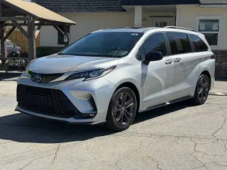 2021 Toyota Sienna XSE 7-Passenger