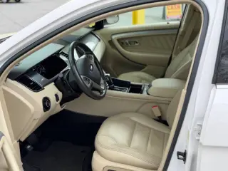 2017 Ford Taurus SEL
