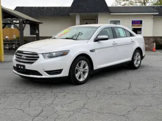 2017 Ford Taurus SEL