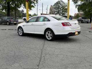 2017 Ford Taurus SEL