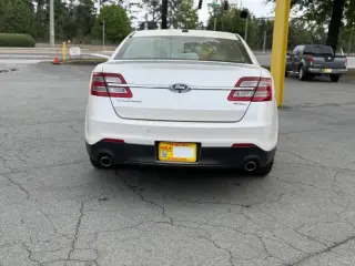 2017 Ford Taurus SEL