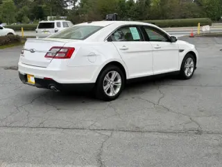 2017 Ford Taurus SEL