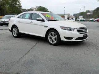 2017 Ford Taurus SEL
