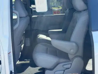 2016 Toyota Sienna XLE 7-Passenger Auto Access Seat