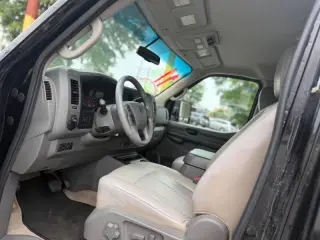 2014 Nissan NV 3500 HD SL