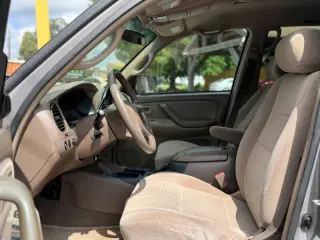 2002 Toyota Sequoia SR5