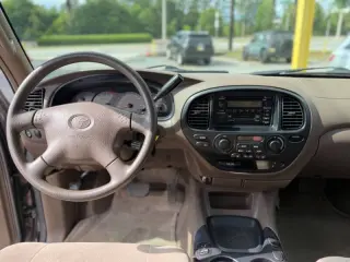 2002 Toyota Sequoia SR5