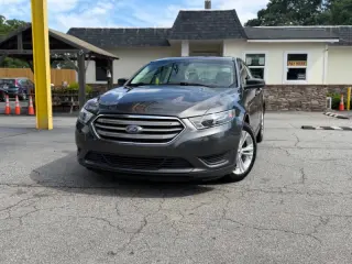 2017 Ford Taurus SE