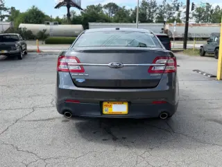 2017 Ford Taurus SE