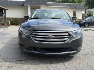 2017 Ford Taurus SE