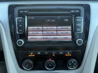 2013 Volkswagen Passat SE PZEV