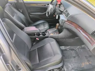 2005 BMW 3 Series 330xi