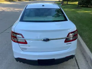 2018 Ford Taurus SE