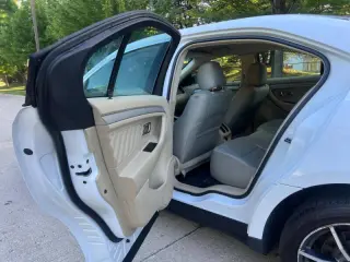 2018 Ford Taurus SE