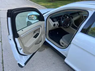 2018 Ford Taurus SE
