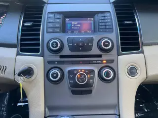 2018 Ford Taurus SE