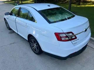 2018 Ford Taurus SE
