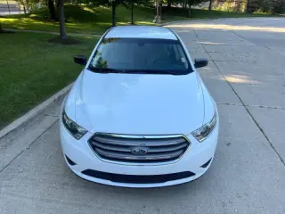 2018 Ford Taurus SE
