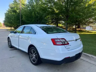 2018 Ford Taurus SE