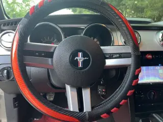 2005 Ford Mustang GT Deluxe
