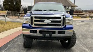 2005 Ford Excursion XLT