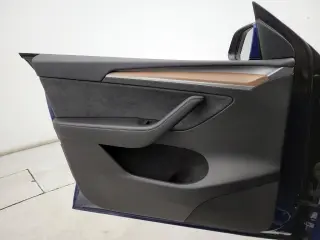 Tesla Model Y 2024 AWD Long Range 4dr Crossover