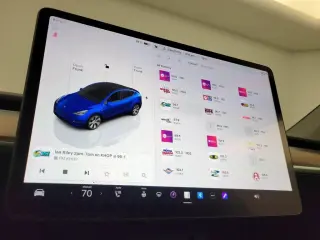 Tesla Model Y 2024 AWD Long Range 4dr Crossover