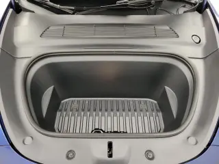 Tesla Model Y 2024 AWD Long Range 4dr Crossover