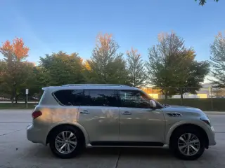 2017 Infiniti QX80