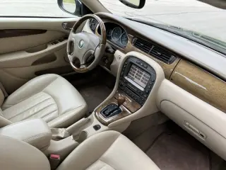 2003 Jaguar X-Type 2.5