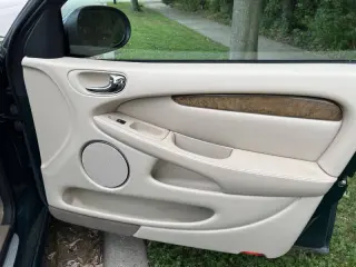 2003 Jaguar X-Type 2.5