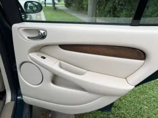 2003 Jaguar X-Type 2.5